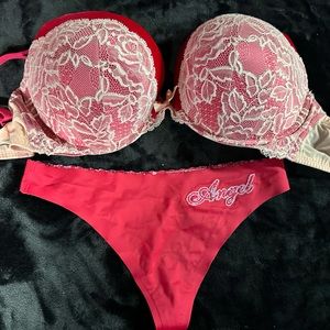 Victoria’s Secret bombshell bra 36DD and thong M set